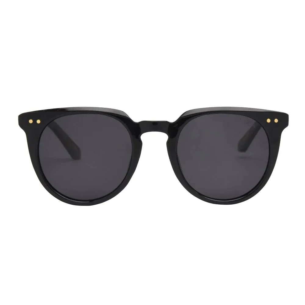 I-SEA - Ella Sunglasses in Black / Smoke