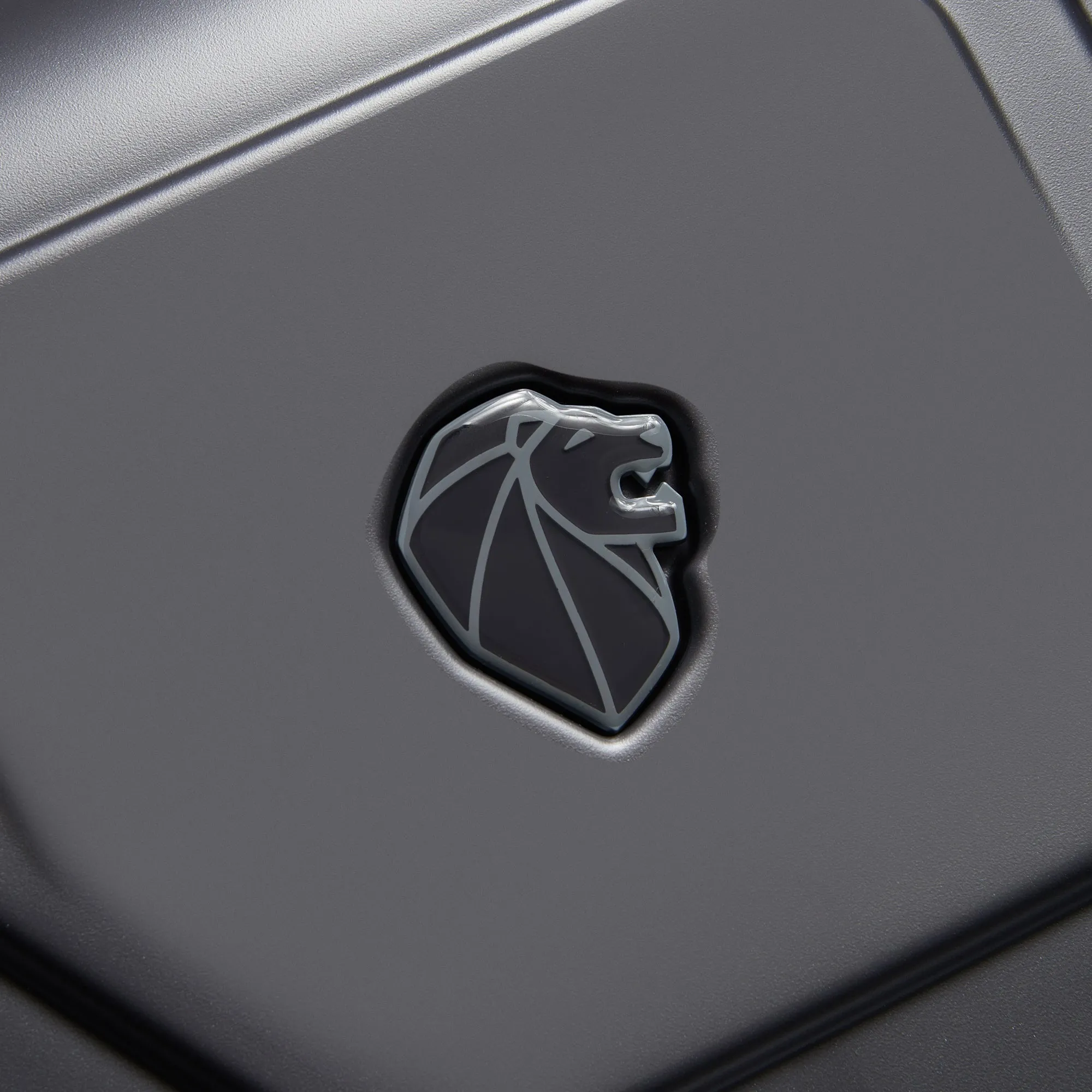 PEUGEOT VOYAGES - Medium Trunk Spinner