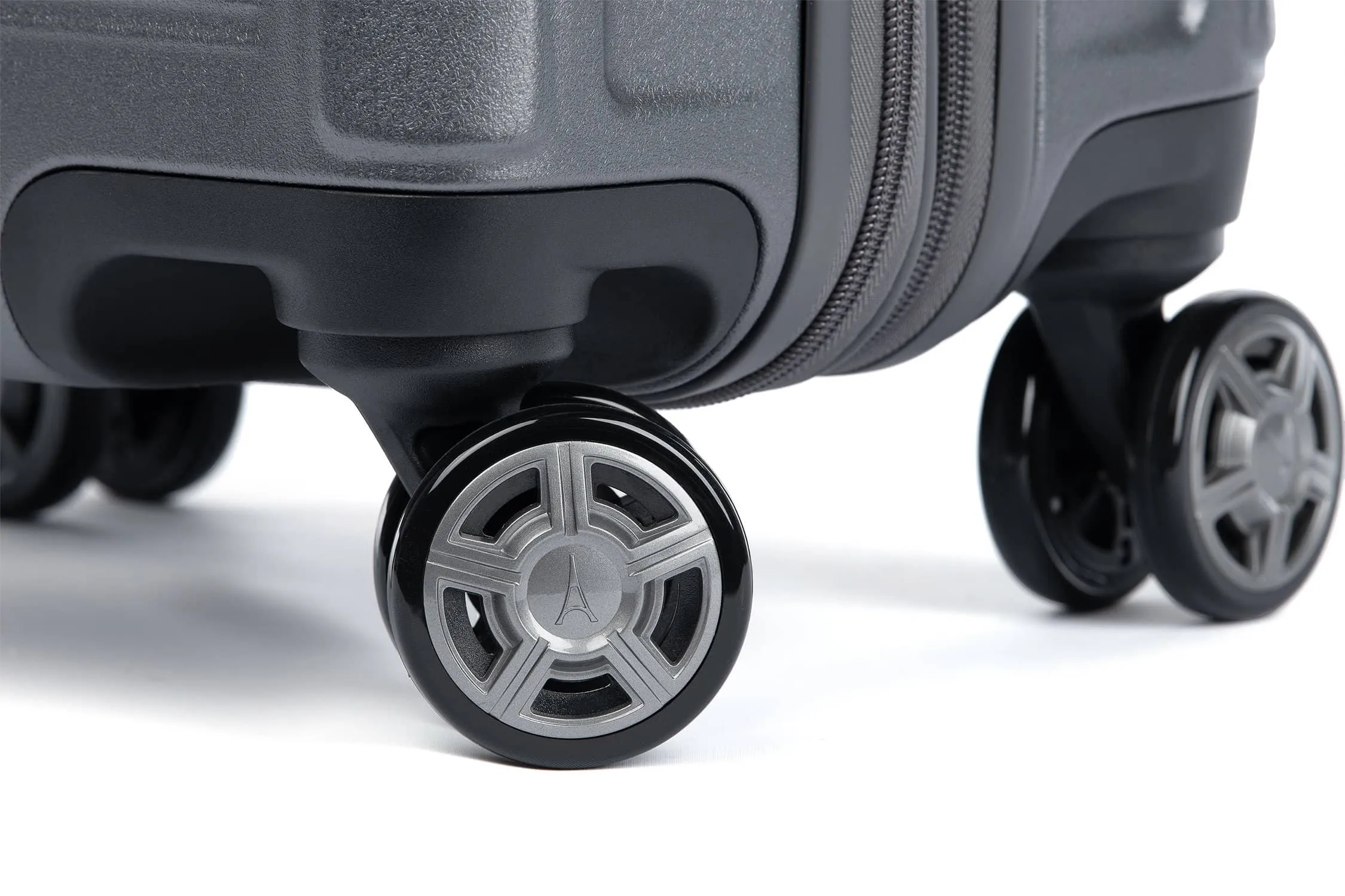 Platinum® Elite Carry-On / Medium Check-in Hardside Luggage Set