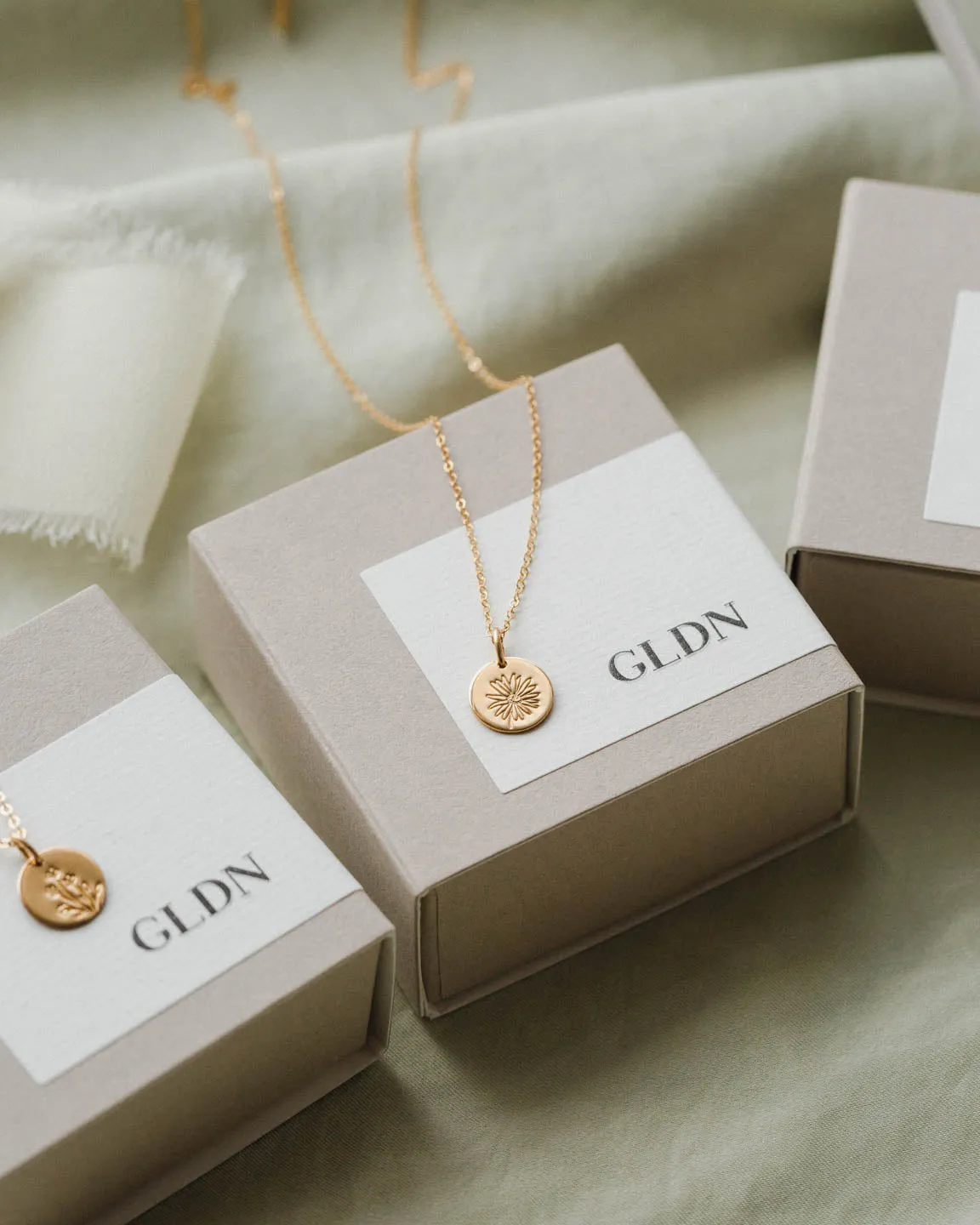 Small Flora Necklace