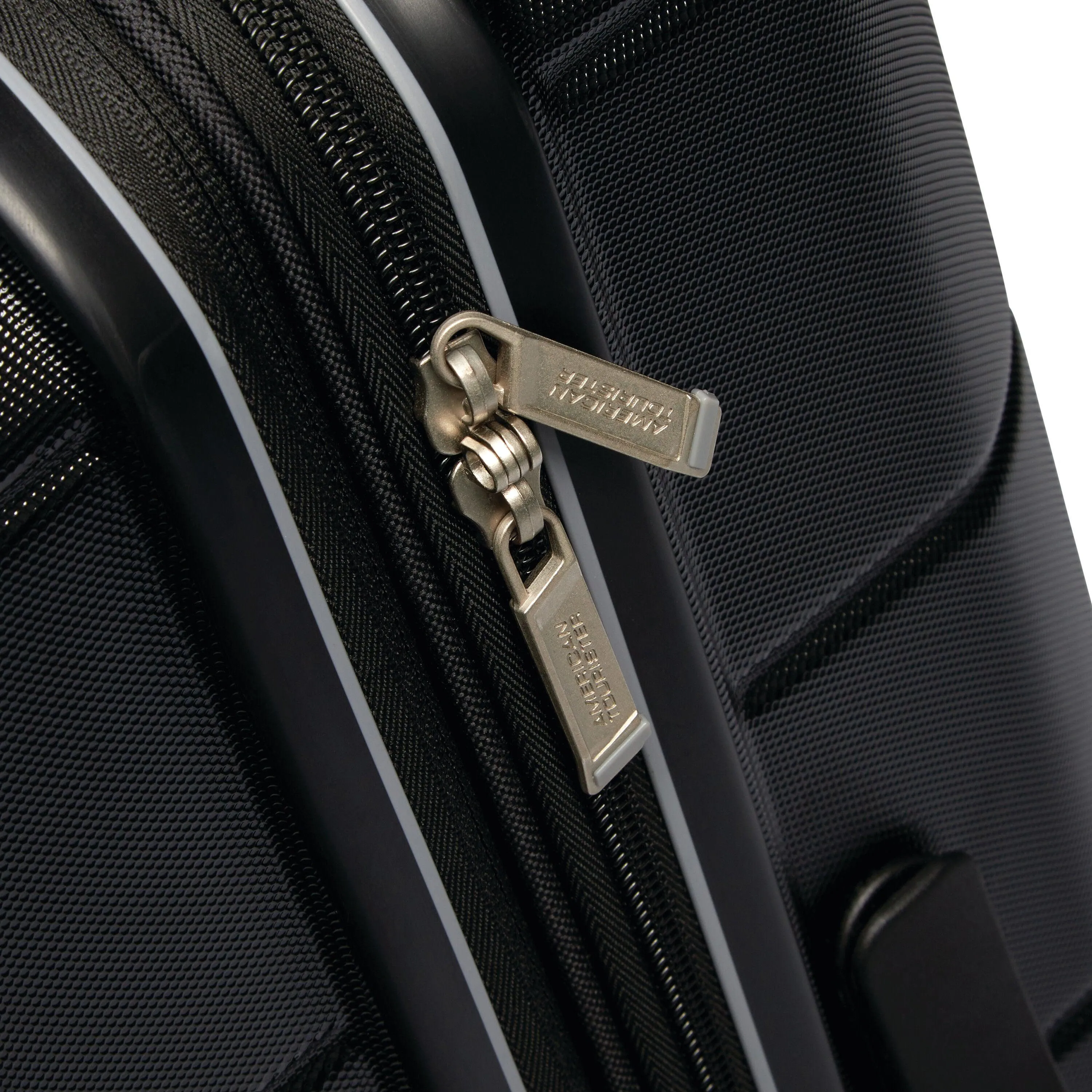 Stratum 2.0 Hardside 24"  Medium Checked Luggage