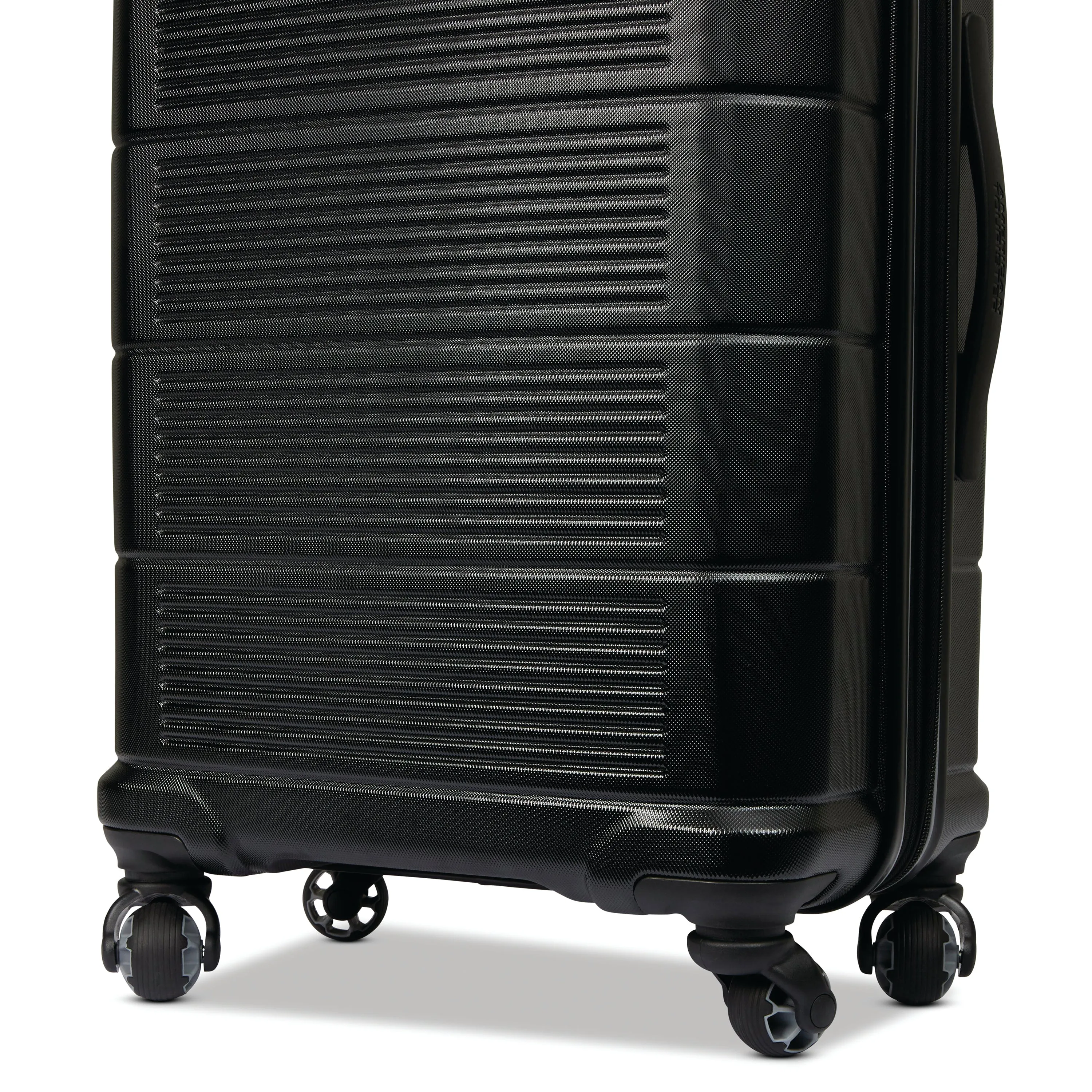 Stratum 2.0 Hardside 24"  Medium Checked Luggage